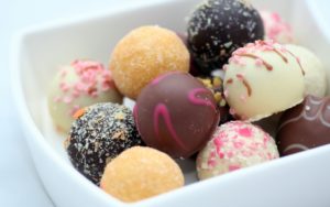 ws_colorful_chocolate_pralines_1920x1200-2