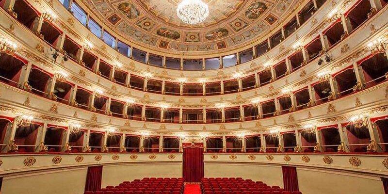 Le porte del Teatro Galli si aprono alle guide turistiche  di Confguide Rimini