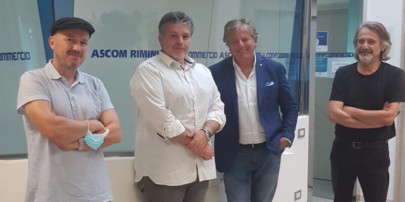Indino incontra Filippo Regis, presidente SILS (Sindacato Italiano dei Lavoratori dello Spettacolo), e i rappresentanti regionali, i deejay Max Monti e Robertino
