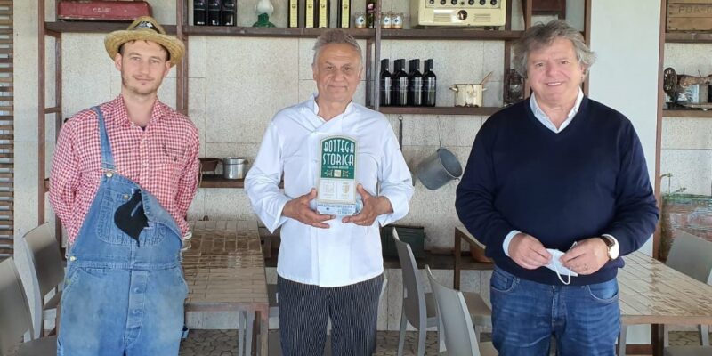 Da Rinaldi, la targa di Bottega Storica premia passione e lavoro di tre generazioni