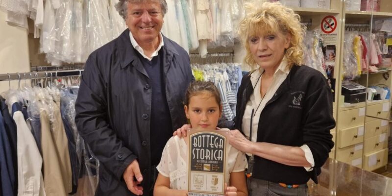 La Bottega Storica “Lombardi abbigliamento per bambini” in corso d’Augusto dal 1936